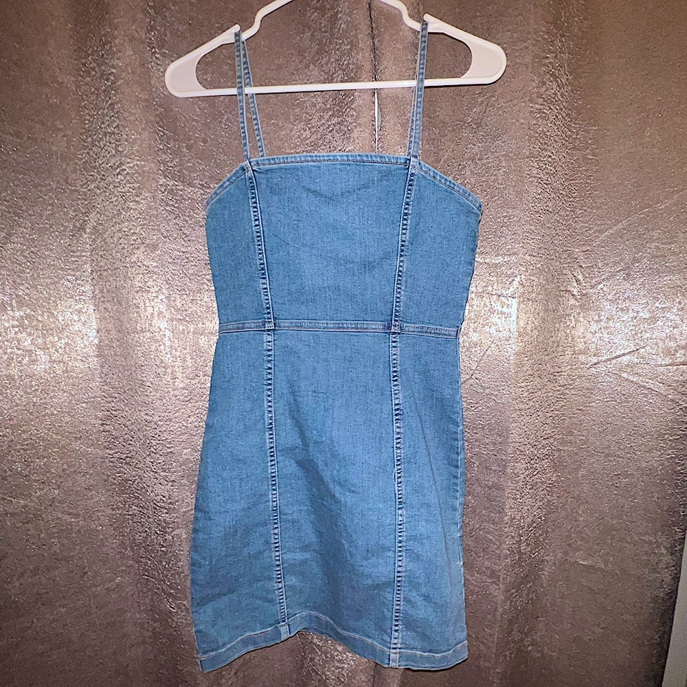 H&M form-fitting denim dress